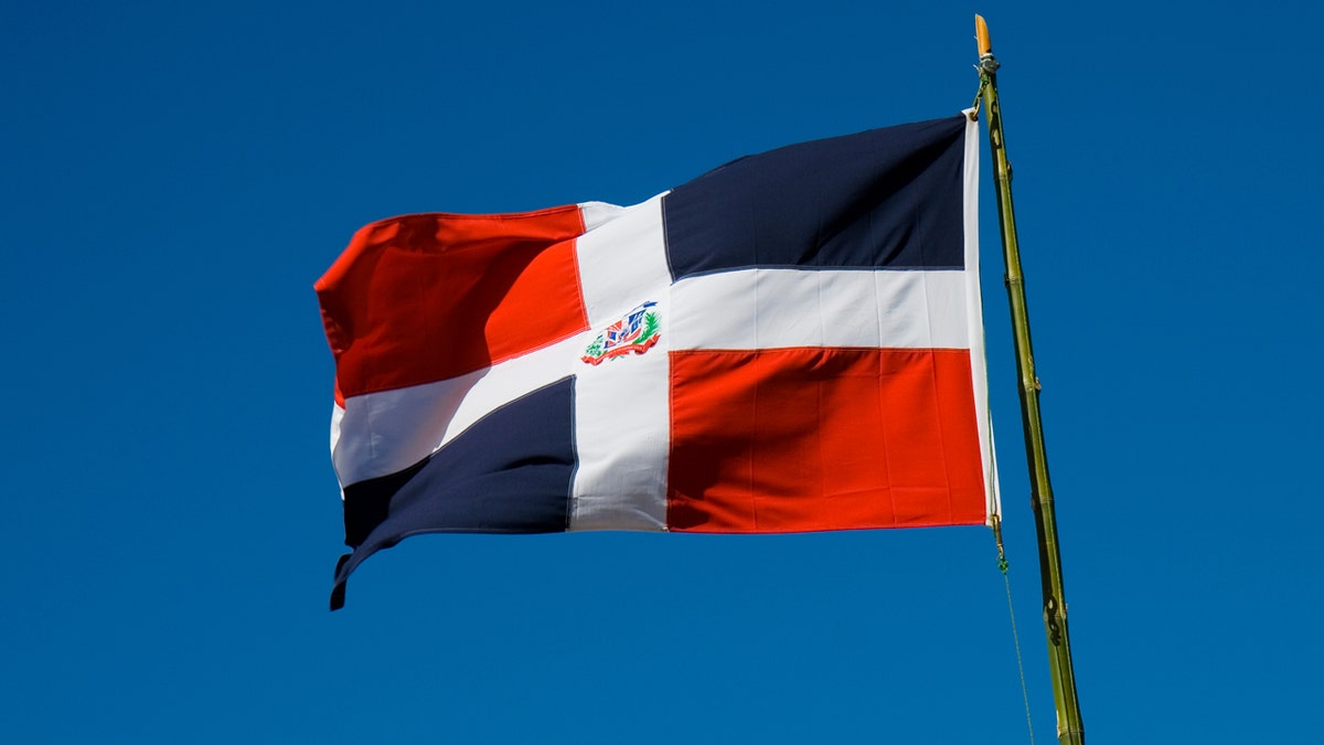 ڈومینیکن پرچم