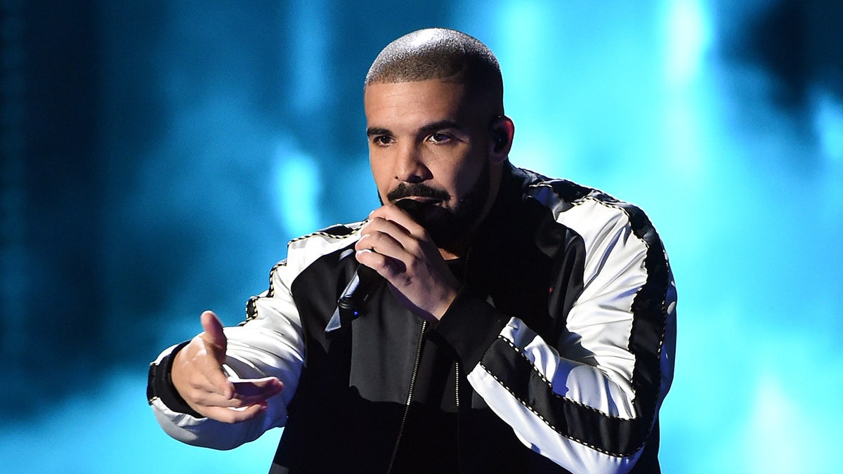 Drake rapping