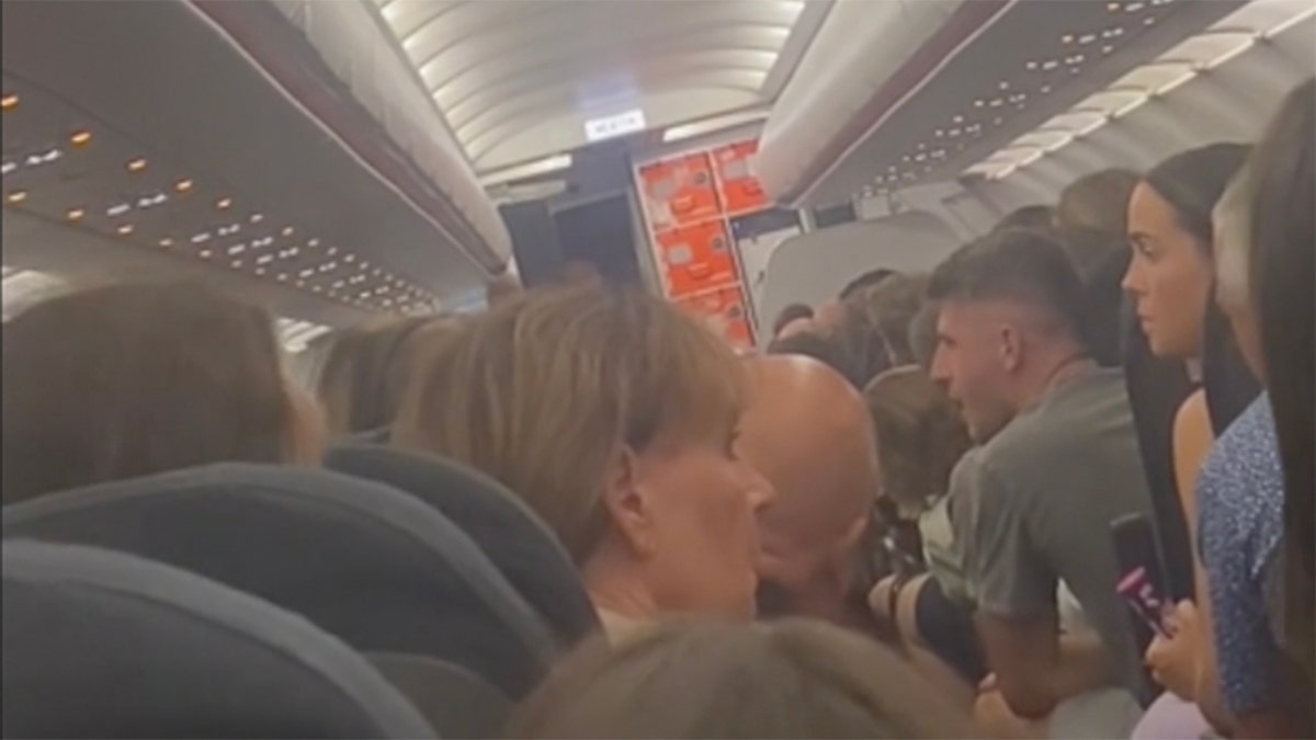 easyjet passengers mad at flight cancellation