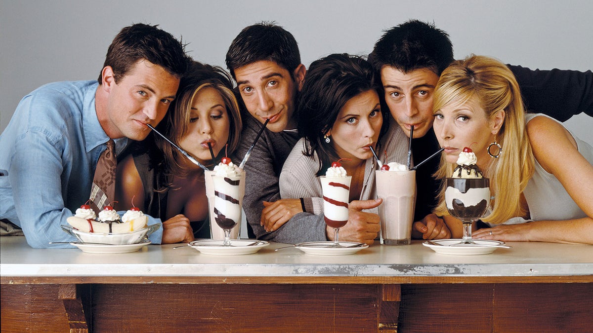 El reparto de 'Friends' come helado