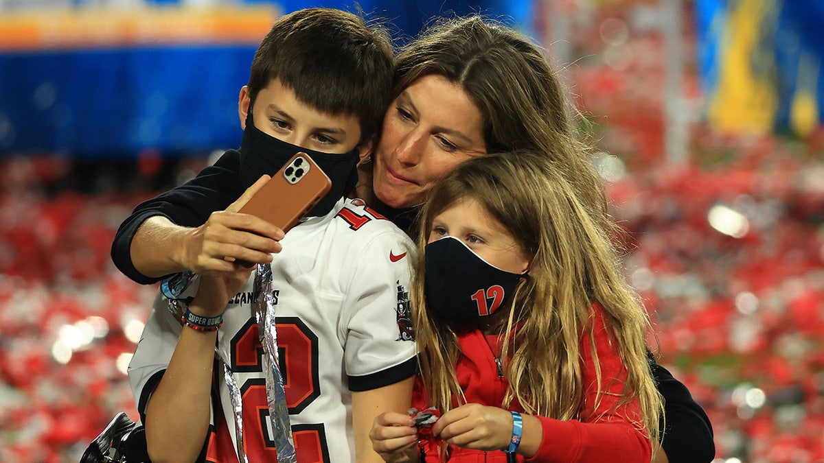 Gisele con i suoi figli Vivian e Ben