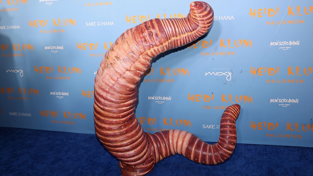 Heidi Klum dressed as worm