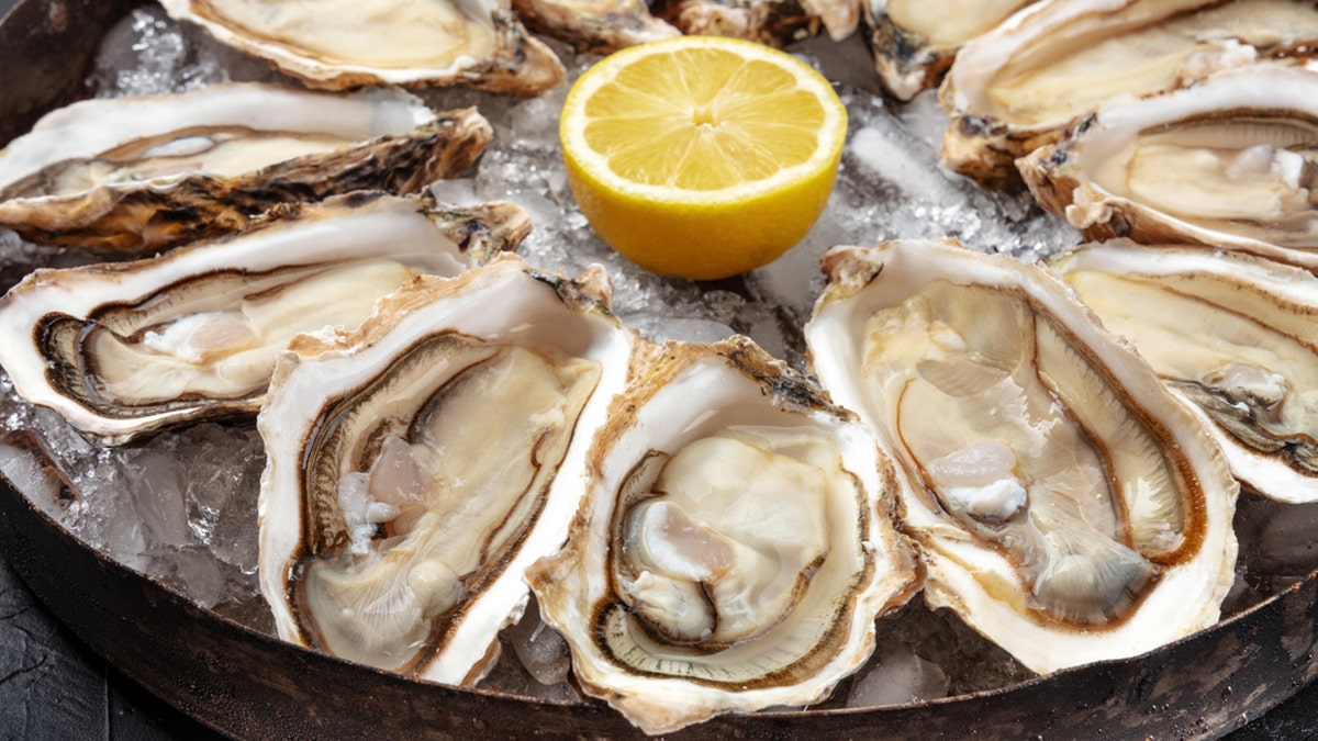 oysters with lemon