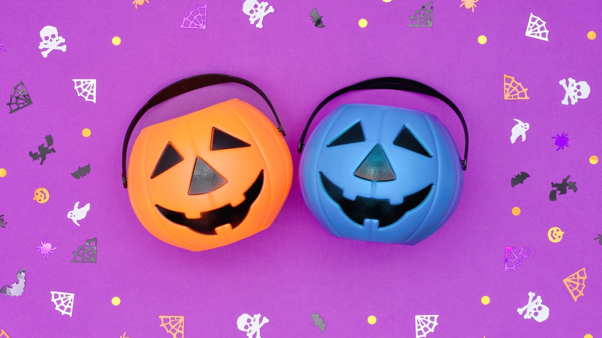 halloween pumpkin buckets