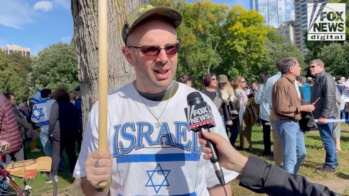 pro-Israel supporter in Boston