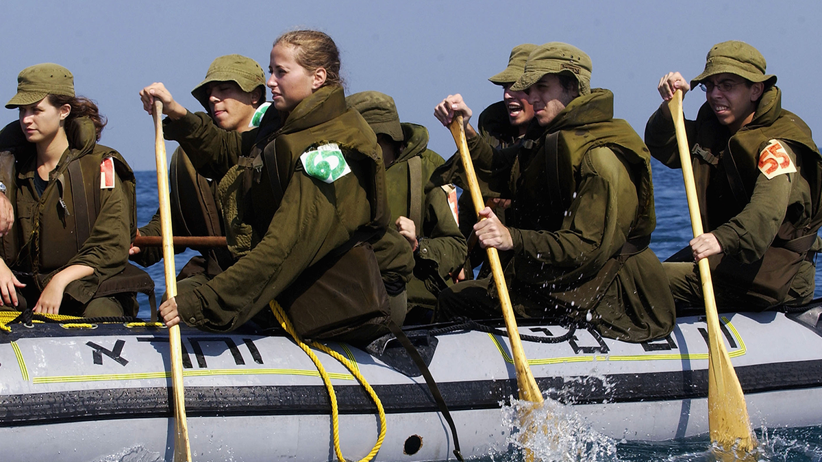 Israeli conscripts on boat