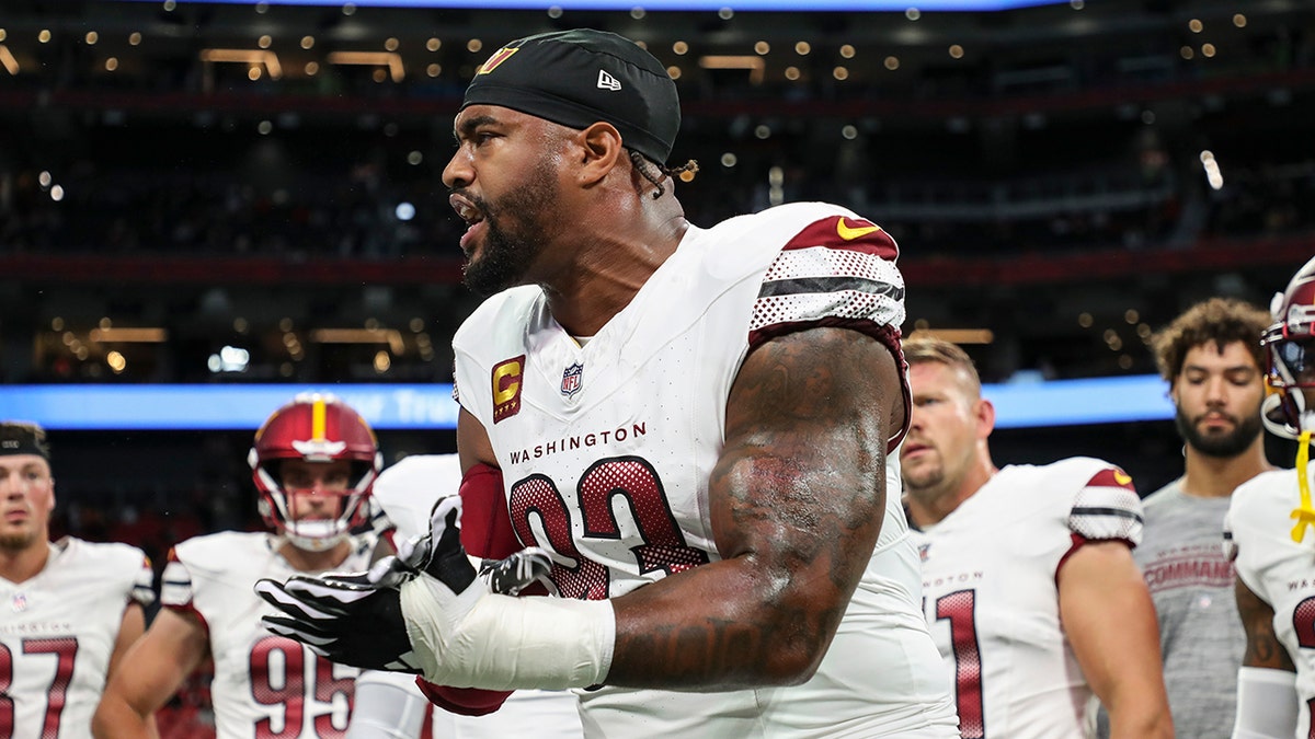 Commanders’ Jonathan Allen goes on expletive-laden rant after loss to struggling Giants: ‘Tired of this s—‘ 2 Jonathan Allen leads a huddle