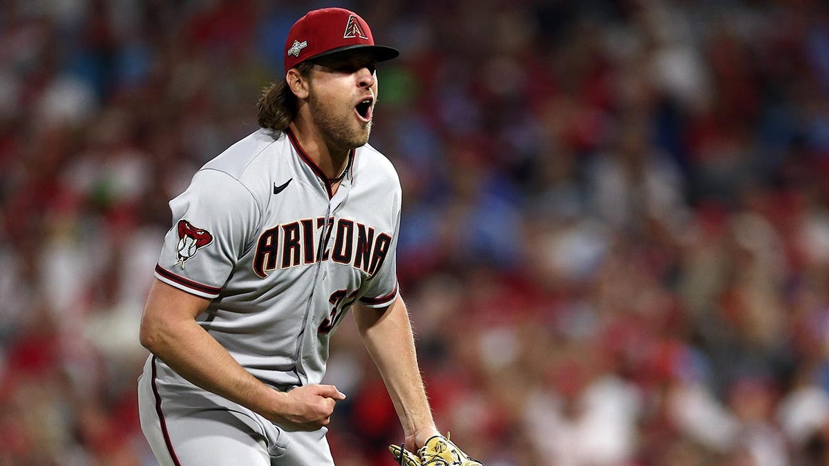 Diamondbacks win first pennant since 2001 with Game 7 victory over