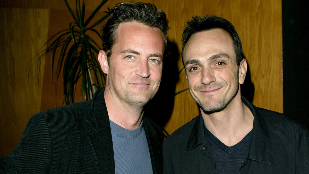 Matthew Perry e Hank Azaria in posa