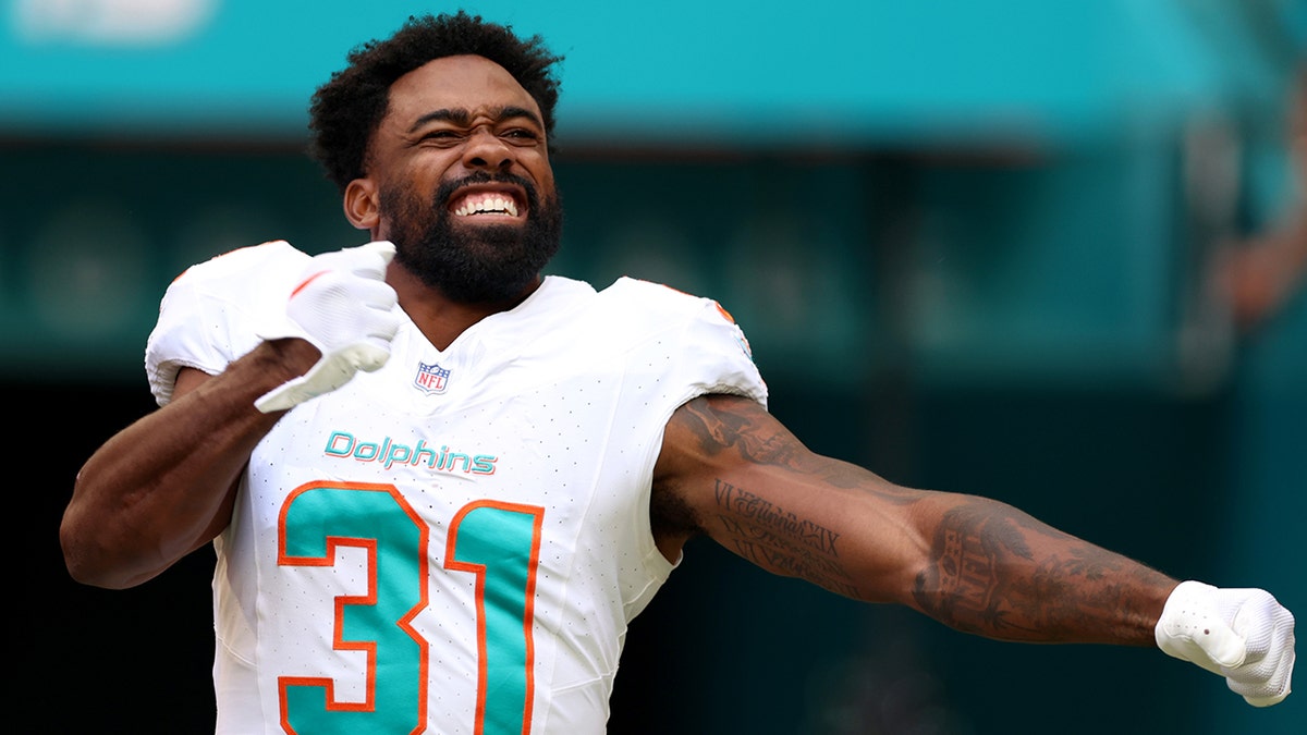 Dolphins Star Raheem Mostert Pushes Aside Retirement Talk Amid Stellar ...