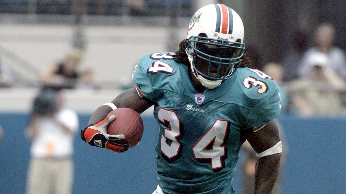 Ricky Williams with ball