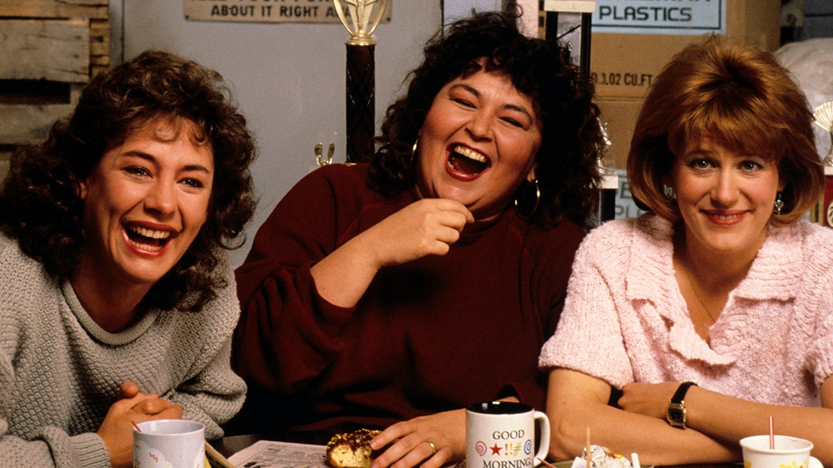 Natalie West, Roseanne Barr and Laurie Metcalf on "Roseanne"