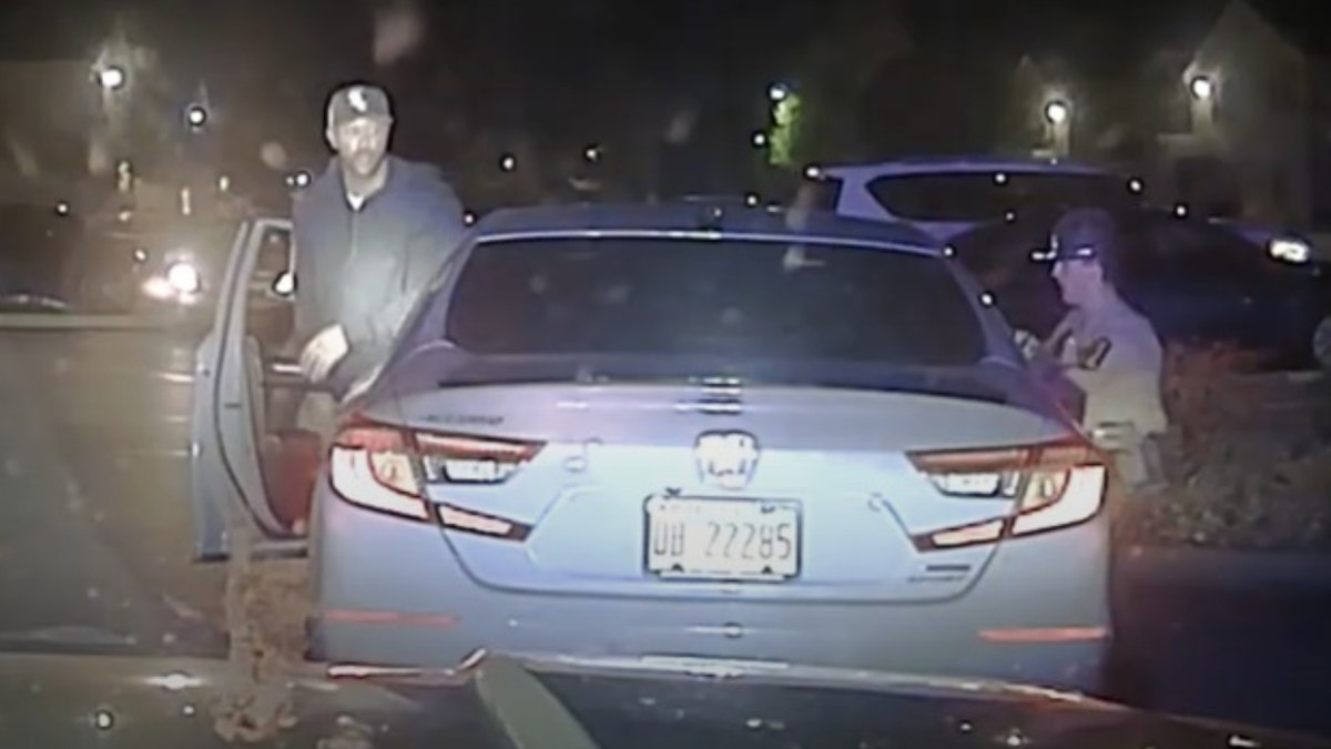 Illinois State Police Dashcam Captures Moment Chicago Murder Suspect ...