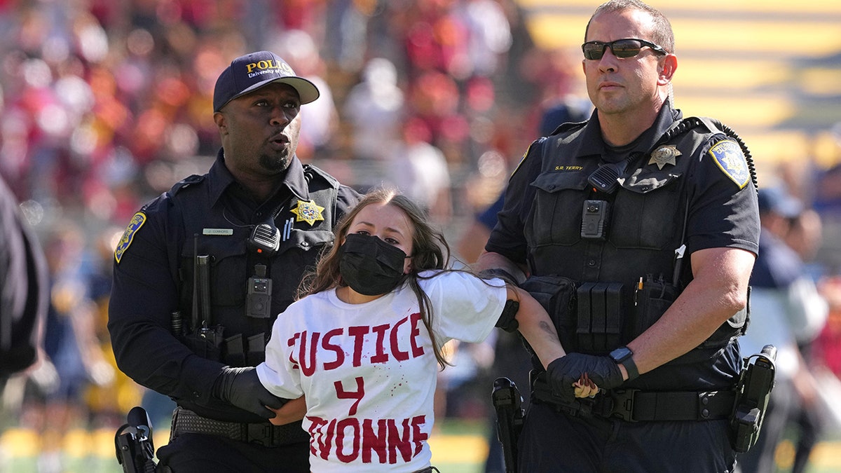 Berkeley-USC Game Delayed After Students Protest Berkeley Professor's ...