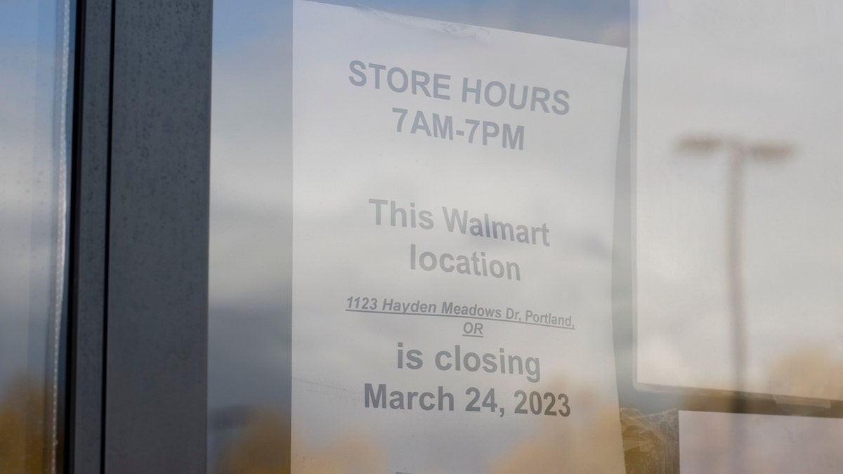 Walmart closing