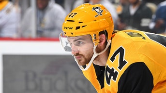 Former hockey star's girlfriend reportedly made heartbreaking discovery after his death