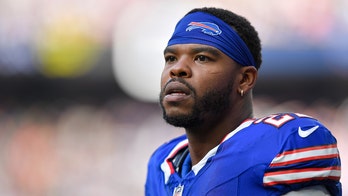 Bills' Damien Harris stretchered off field, put in ambulance during scary scene vs Giants