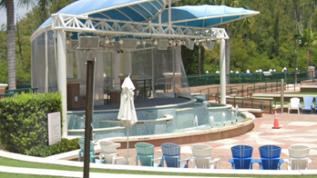 Florida fountain 'electrocution incident' leaves 1 dead, 4 injured at Jupiter shopping center