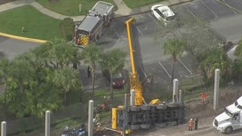 Florida crane collapse leaves 1 construction worker dead, another injured