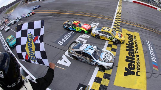 Ryan Blaney wins Talladega by 0.012, Kevin Harvick DQ'd over windshield issue