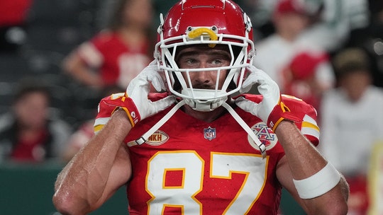 Chiefs' Travis Kelce reveals he owes 2 people 'big time' for Taylor Swift Hail Mary