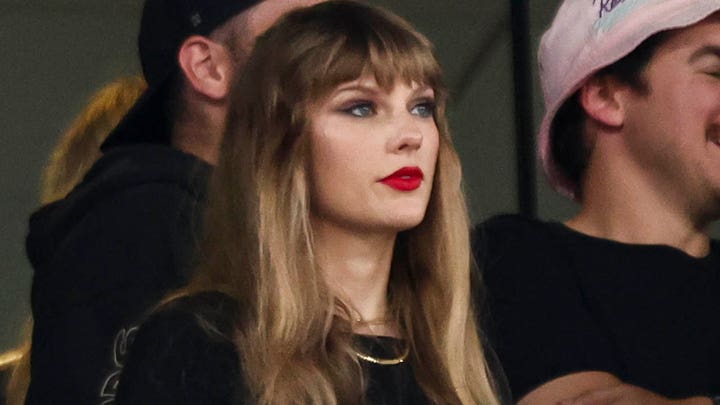 Taylor Swift attends Travis Kelce's Kansas City Chiefs game at MetLife stadium