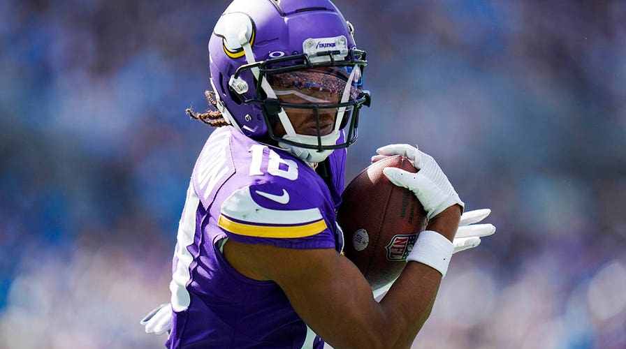 Justin Jefferson's 2 TDs help Vikings survive Panthers, pick up first win