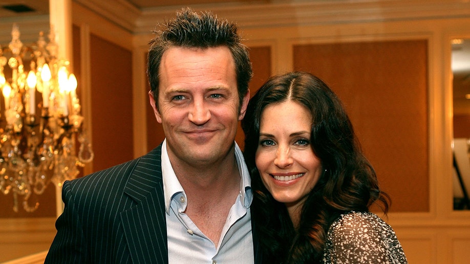 Matthew Perry with Courteney Cox