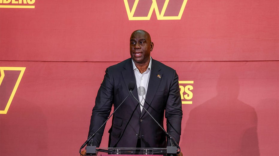 Magic Johnson critical of Commanders in Bears loss: ‘Played with no intensity or fire'