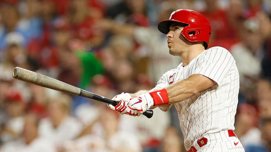 Phillies rout Marlins behind JT Realmuto, Bryson Stott homers to