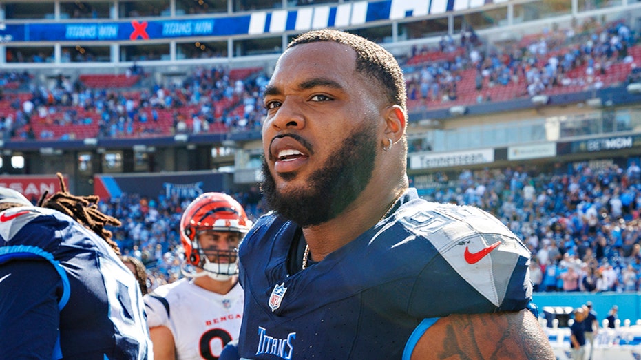 Titans star Jeffery Simmons calls radio host 'p---y' during live broadcast at training camp
