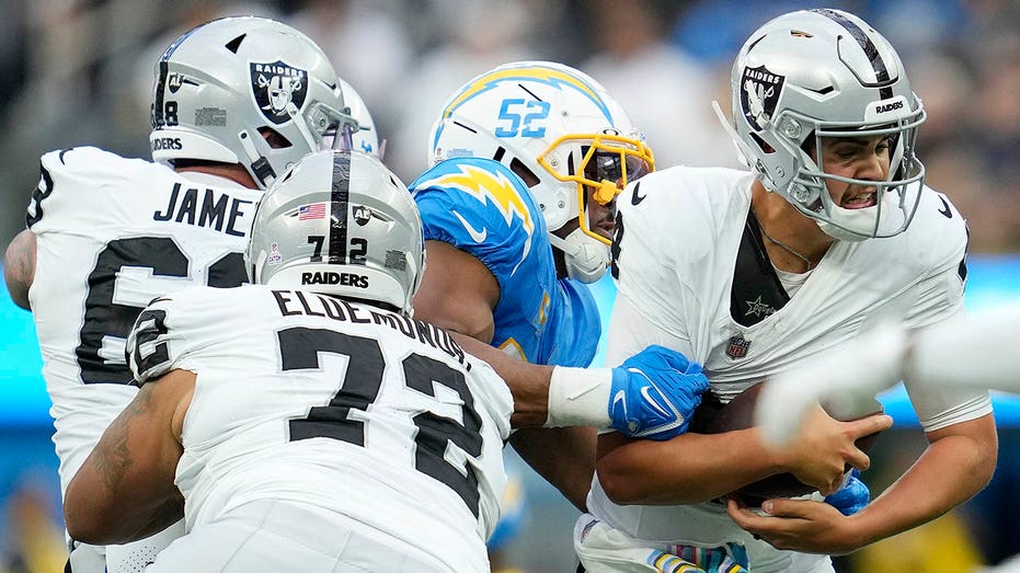 Asante Samuel Jr. and Khalil Mack lift Chargers over Raiders - Los