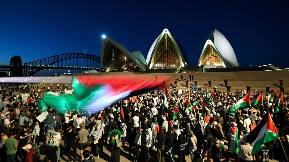 Australian police investigating pro-Palestinian rally in Sydney where protestors chanted ‘gas the Jews’