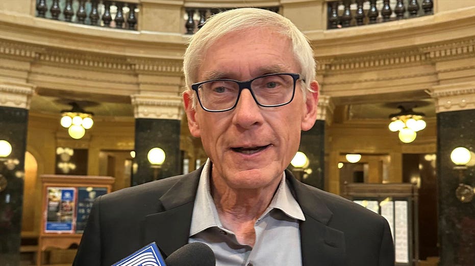 Wisconsin Gov. Evers faces scrutiny over use of baseball Hall of Famer’s name in state email