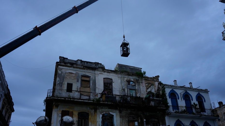 Building collapse in Cuban capital leaves 1 dead, at least 2 hurt