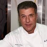 Michael Chiarello con chaqué de cocinero