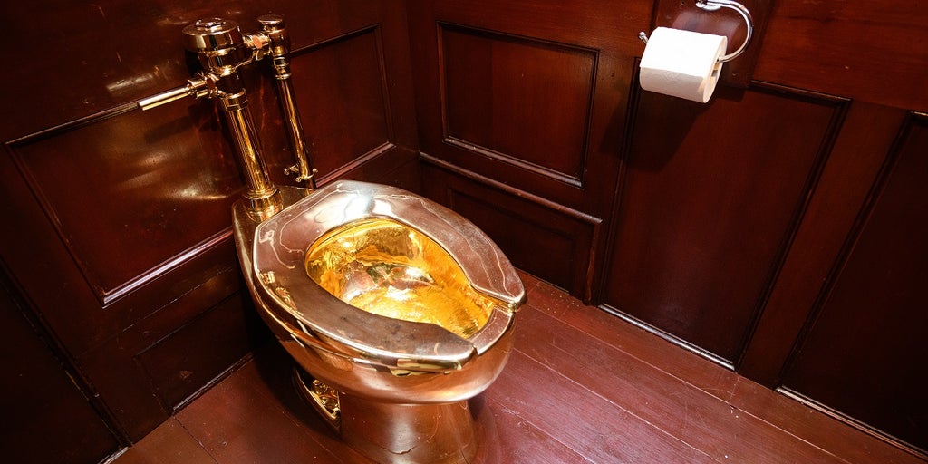 Gold toilet heist from Churchill's birthplace leaves bathroom bandits in hot water - Vimarsana News