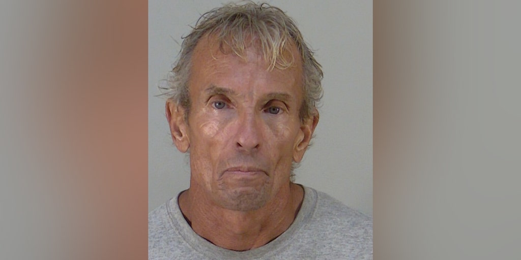 Florida man hits man with leaf blower after fender bender: deputies say he was 'irate' - Vimarsana News