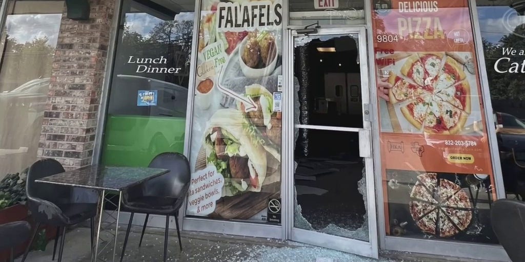 Israeli restaurant in Texas damaged by burglar who entered by drilling hole through concrete roof - Vimarsana News