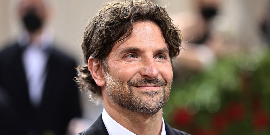 Bradley Cooper supported Brad Pitt, Brooke Shields - Vimarsana News