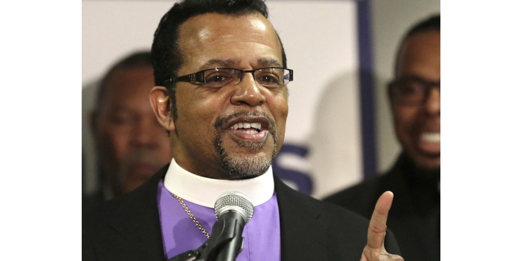 Oklahoma megachurch founder Carlton Pearson dead at 70 - Vimarsana News