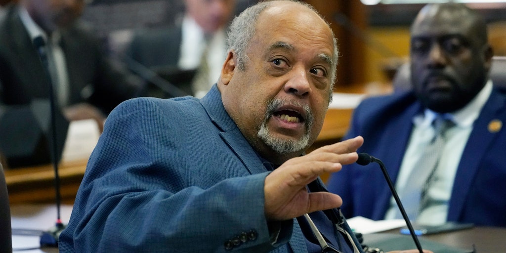 Top Mississippi Democrat gets 2 years probation in tax case - Vimarsana News