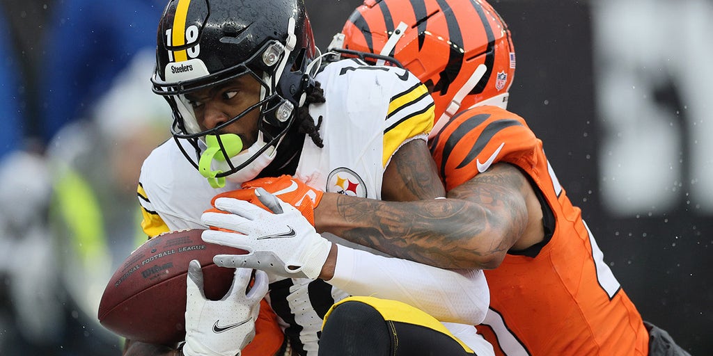 Steelers' Diontae Johnson faces scrutiny over effort amid fumble