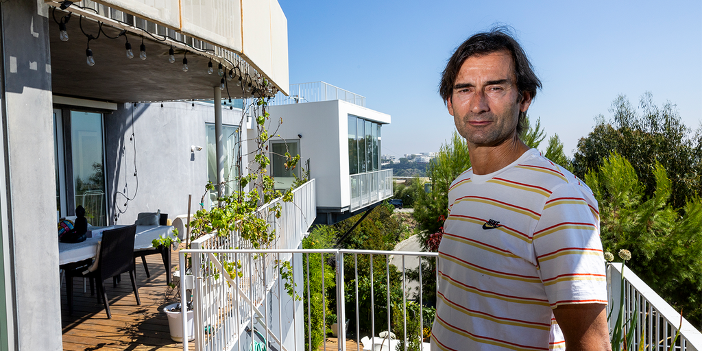 Squatter 'from hell' ravages swanky LA home with mess, stench in 570-day standoff: homeowner - Vimarsana News