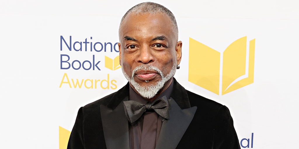 Levar Burton threatens Moms for Liberty at book award ceremony: - Vimarsana News
