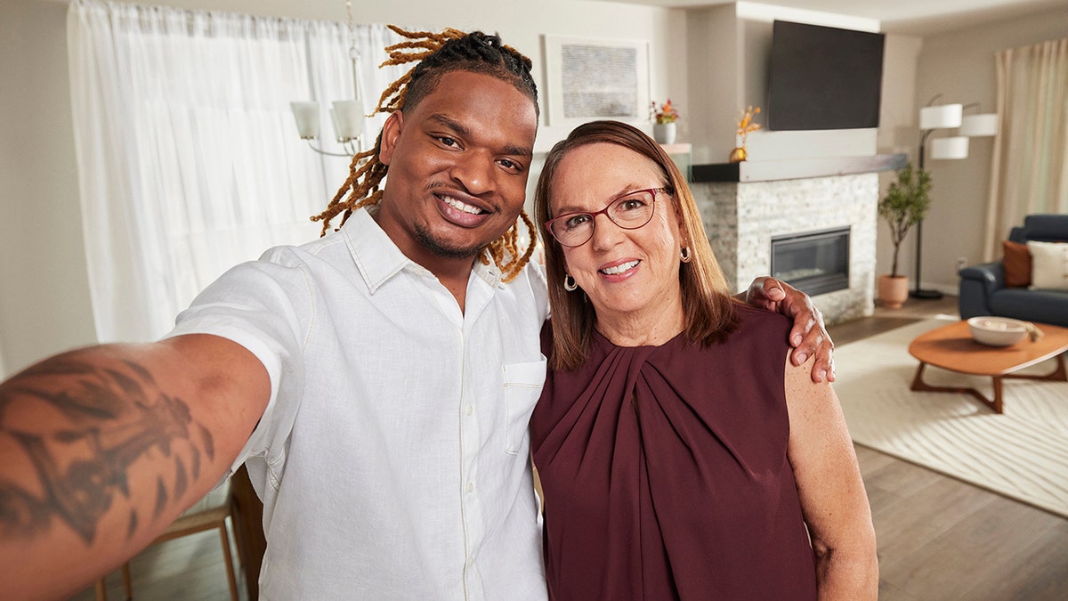 Jamal Hinton and Wanda Dench selfie Thanksgiving story