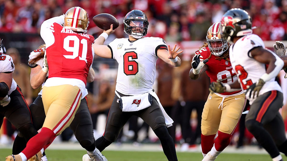 49ers Take Down Buccaneers As Christian McCaffrey Finds The End Zone ...