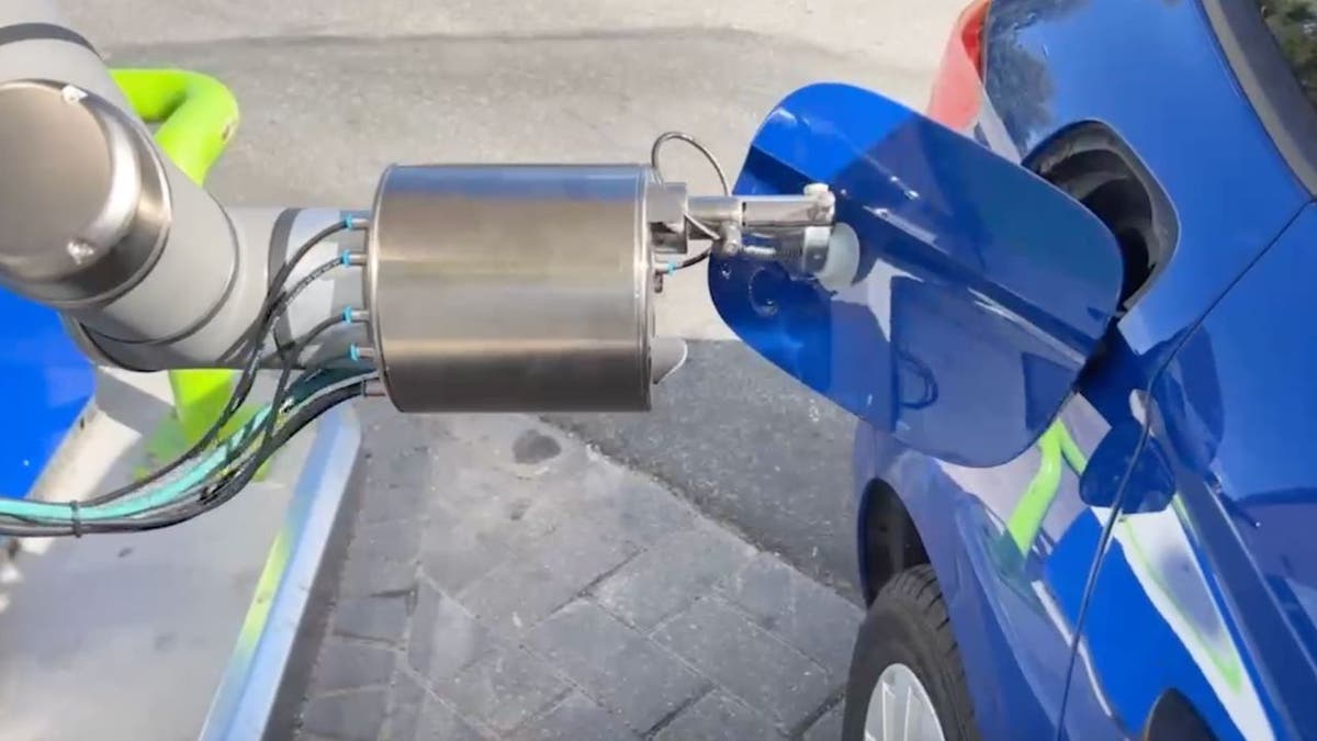 Gas Pumping Robot
