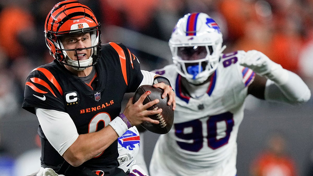 Joe Burrow looks to throw