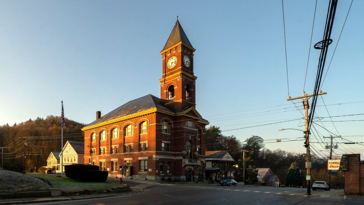 Hinsdale town hall